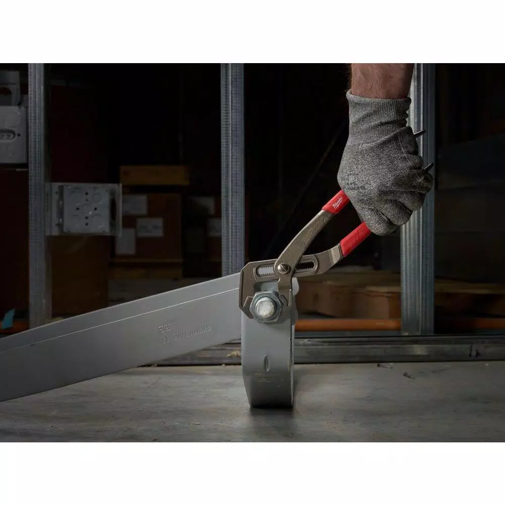 Milwaukee 8 In./10 In. V-Jaw Pliers Set (2-Piece) 9 Milwaukee 8 In./10 In. V-Jaw Pliers Set (2-Piece) - Image 7