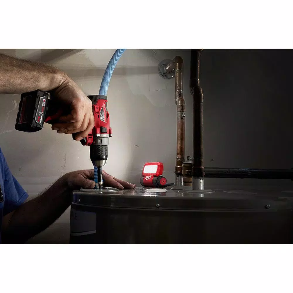 Handheld Spotlights Milwaukee 550 Lumens LED Rechargeable Pivoting Flood Light 16 Handheld Spotlights Milwaukee 550 Lumens LED Rechargeable Pivoting Flood Light - Image 14